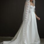 Tulle veil with wide lace trim IRAx width 1.5 m (59'') length 2,5 m (98'')